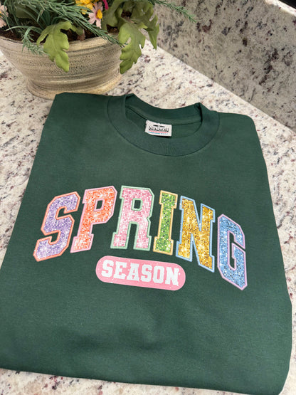 Graphic t-shirt spring season